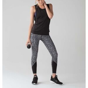 Lululemon Womens Breeze By Muscle Tank II Size 6 Black Seamless Running Gym Yoga